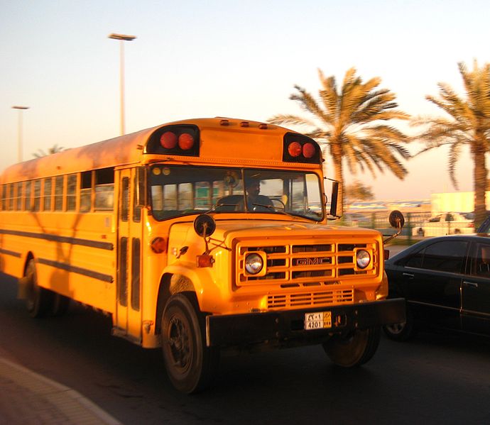 690px-GMC_B-series_school_bus